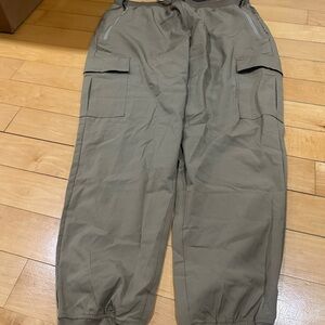 Women’s Tan Cargo Pants